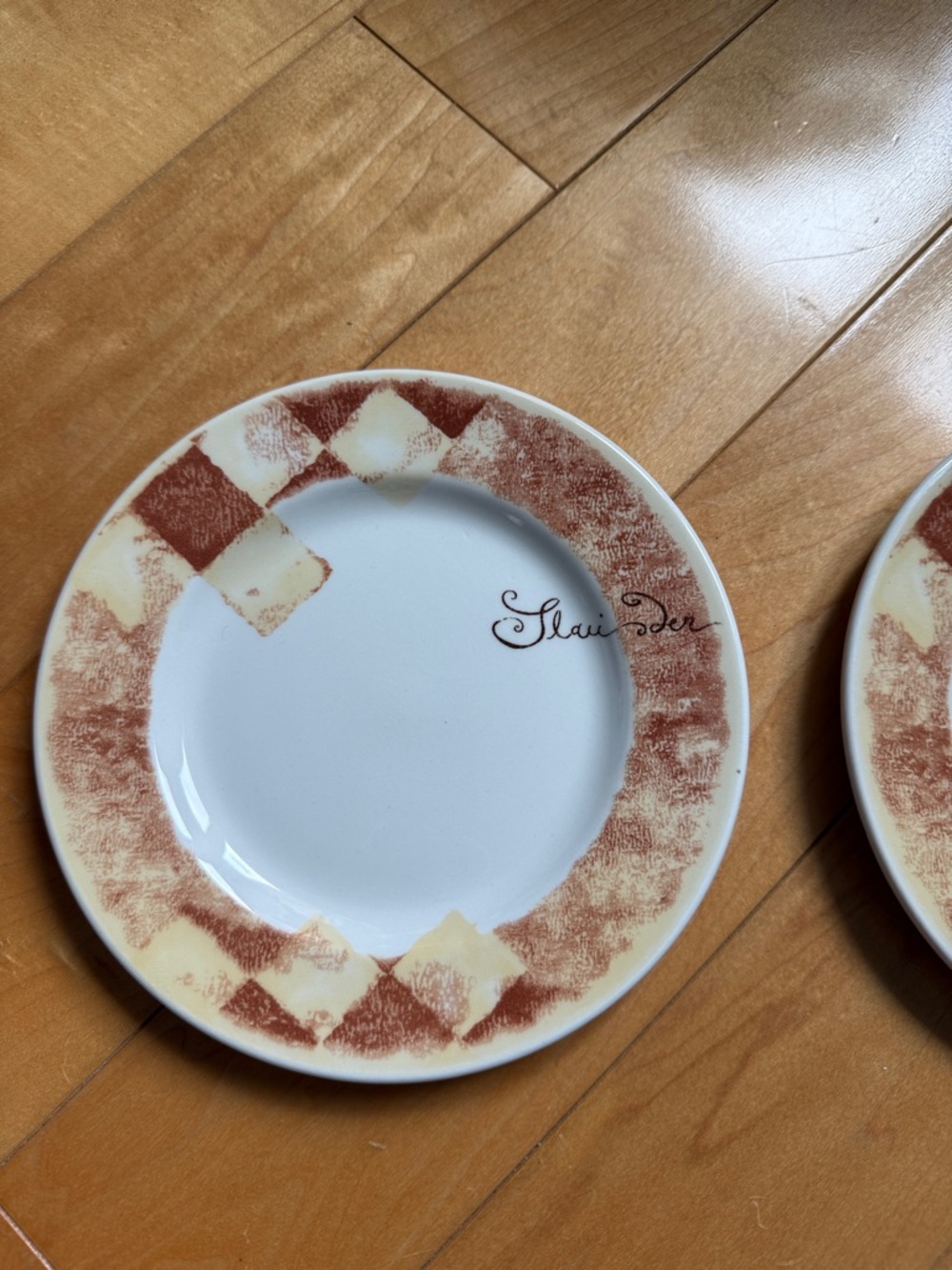 2 small plates - Churchill by Robert Banks